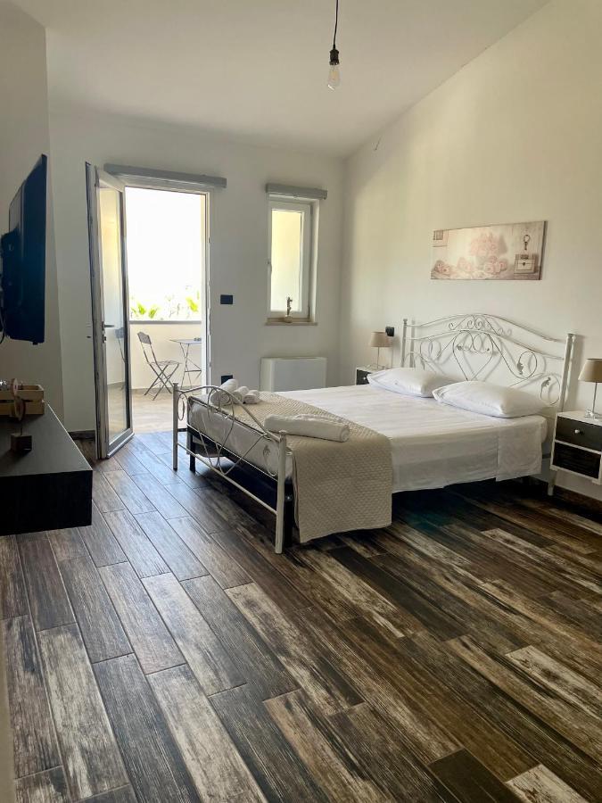 Elios Rooms Nardo Bagian luar foto